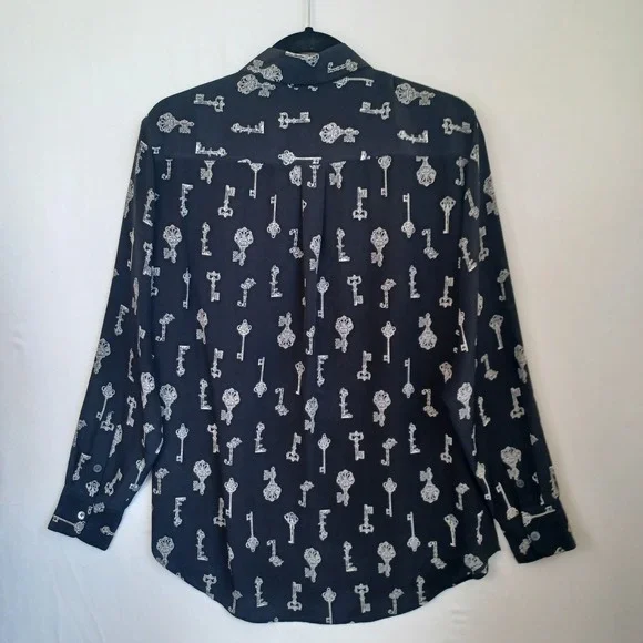 Equipment Femme Black White 100% Silk Skeleton Key Print Button Down Shirt S - Picture 3 of 10